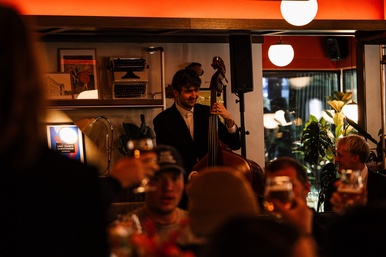 Halvbroren Bistro og Bar